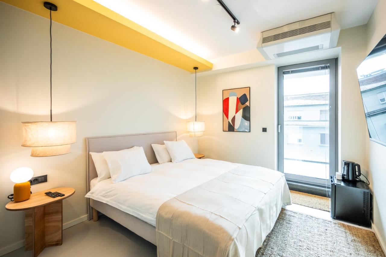 Design Rooms - Kvaternik Square ซาเกร็บ ภายนอก รูปภาพ