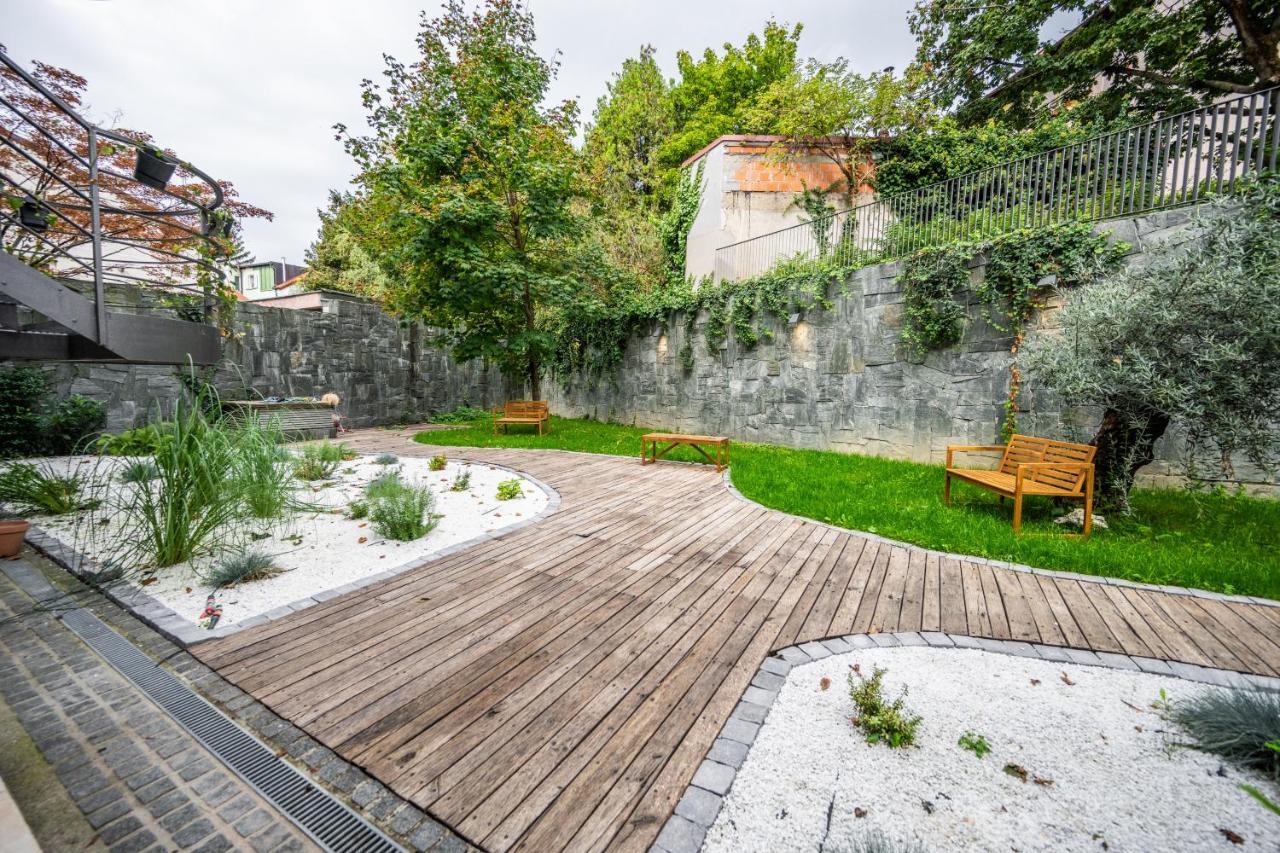 Design Rooms - Kvaternik Square ซาเกร็บ ภายนอก รูปภาพ