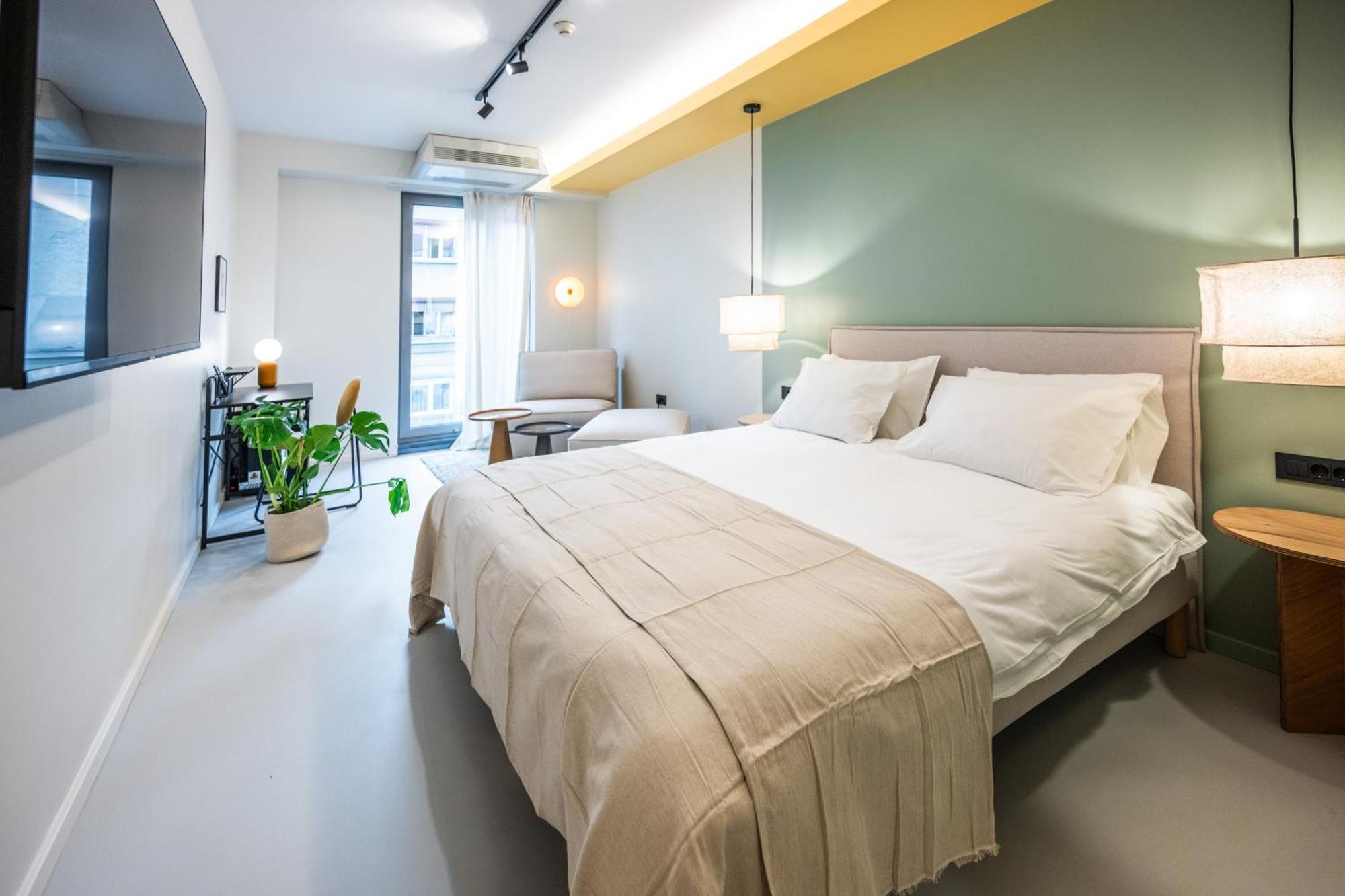 Design Rooms - Kvaternik Square ซาเกร็บ ภายนอก รูปภาพ