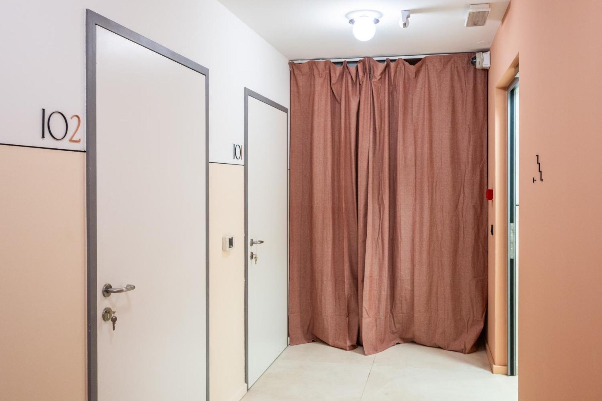 Design Rooms - Kvaternik Square ซาเกร็บ ภายนอก รูปภาพ