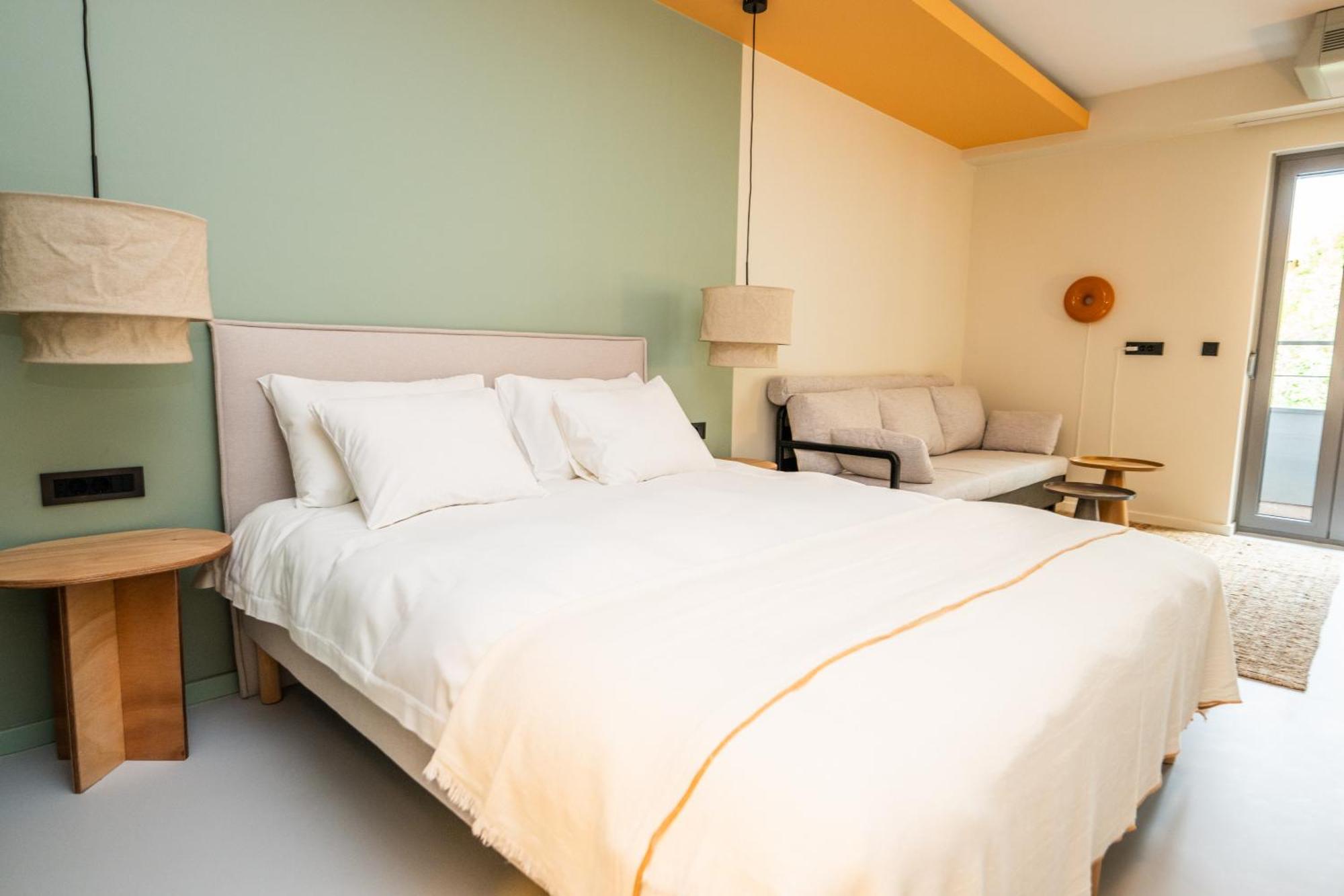 Design Rooms - Kvaternik Square ซาเกร็บ ภายนอก รูปภาพ