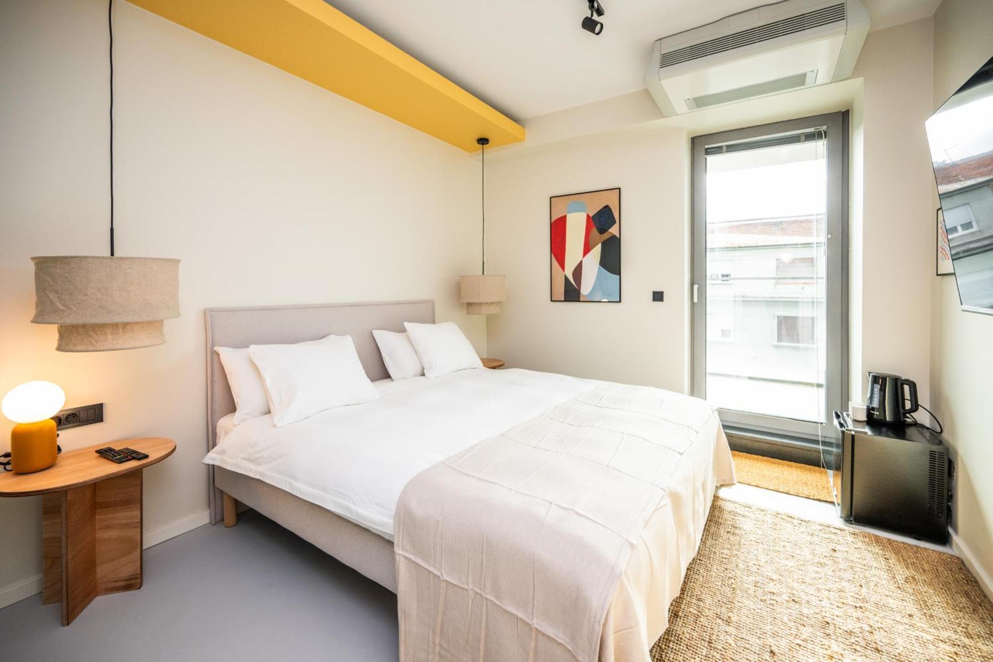 Design Rooms - Kvaternik Square ซาเกร็บ ภายนอก รูปภาพ