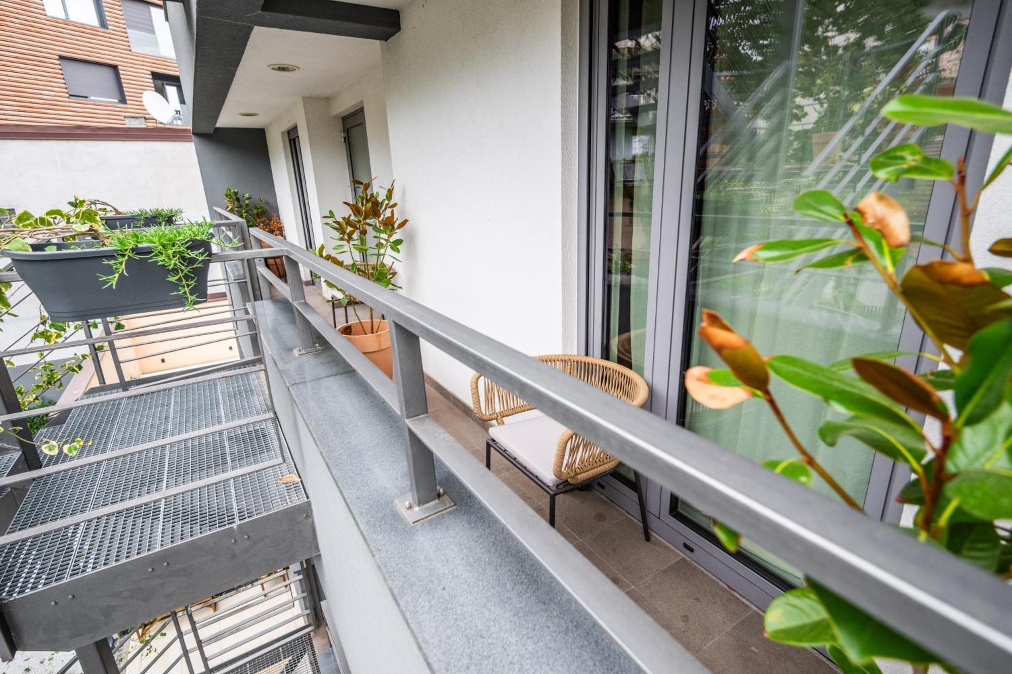 Design Rooms - Kvaternik Square ซาเกร็บ ภายนอก รูปภาพ